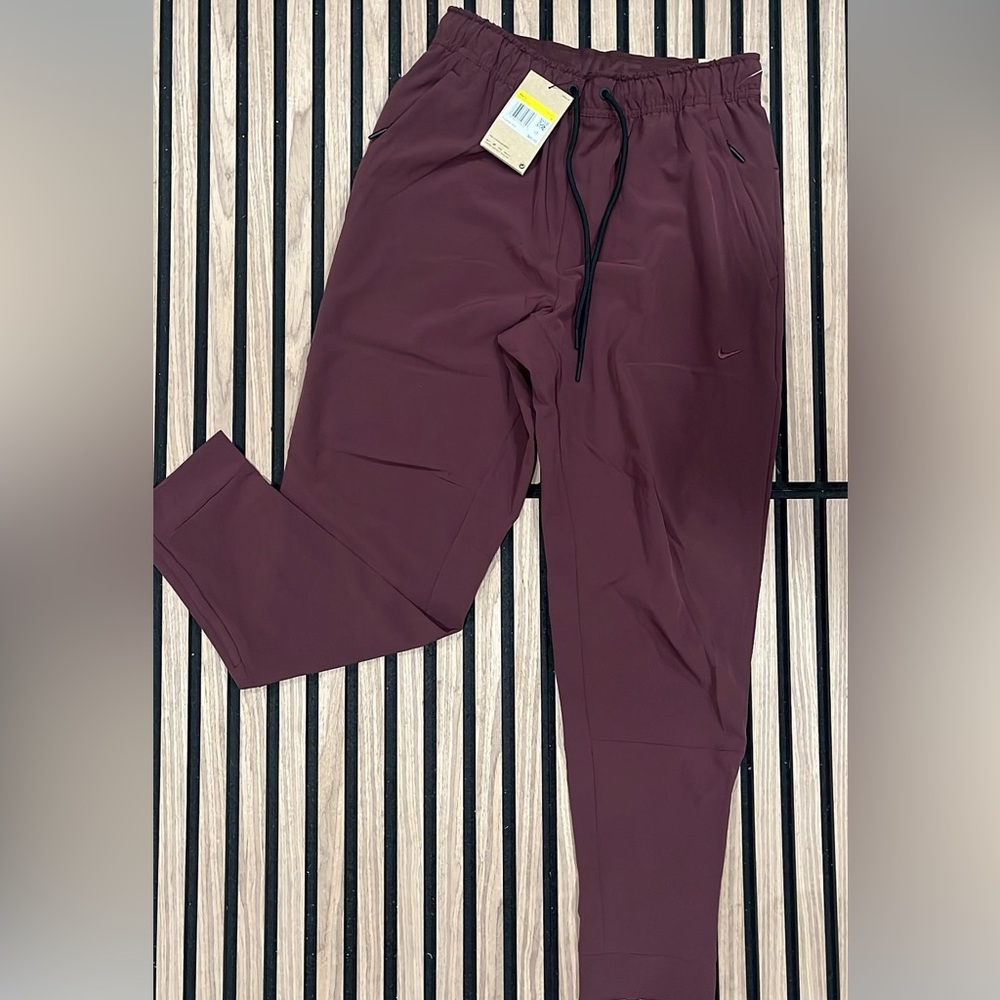 Nike Men’s Dri Fit Zippered Cuff Versatile Training Pants Size S FB7548-652 New